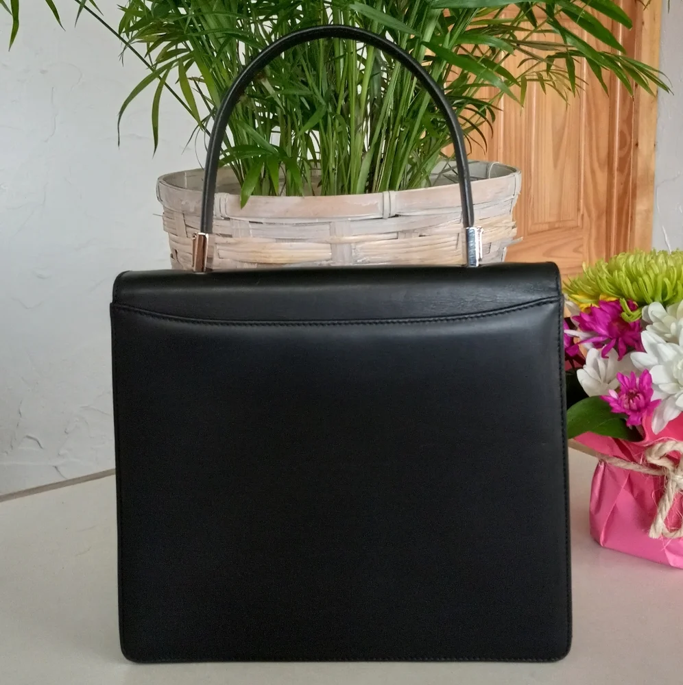 Salvatore Ferragamo, The Nero, Vintage Italian Leather Shoulder Bag - Picture 6 of 16